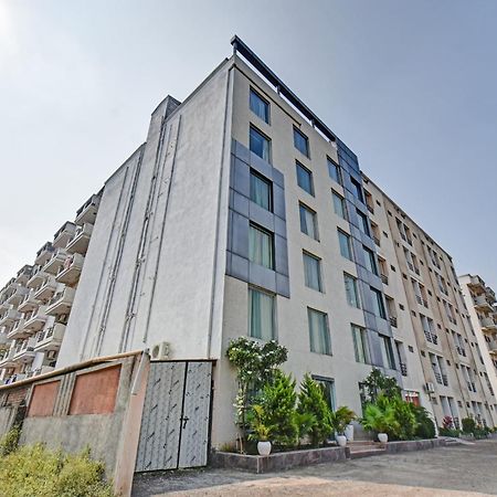 Townhouse Classio Suites Shirdi Extérieur photo