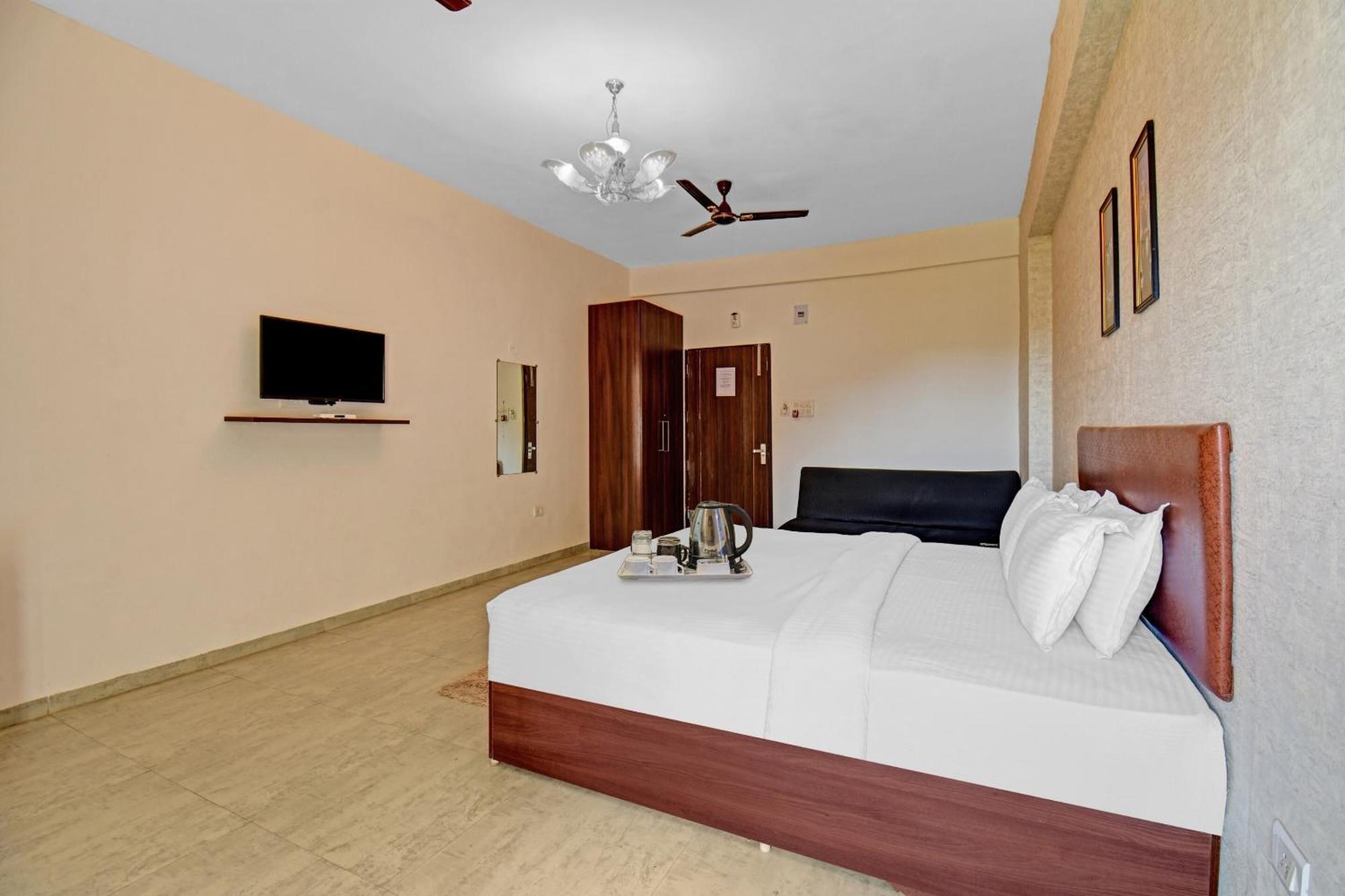 Townhouse Classio Suites Shirdi Extérieur photo