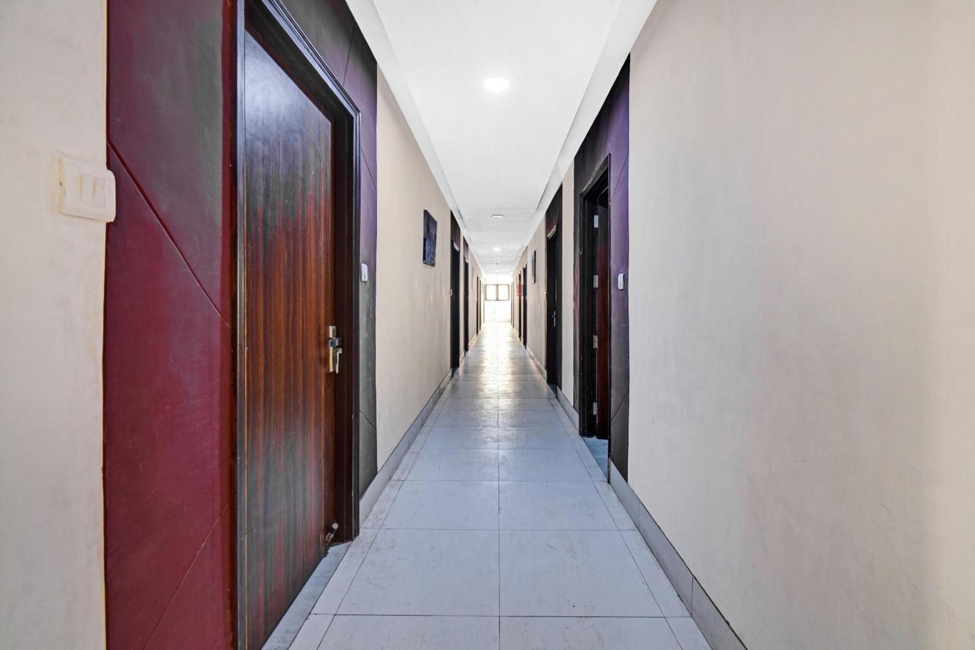 Townhouse Classio Suites Shirdi Extérieur photo