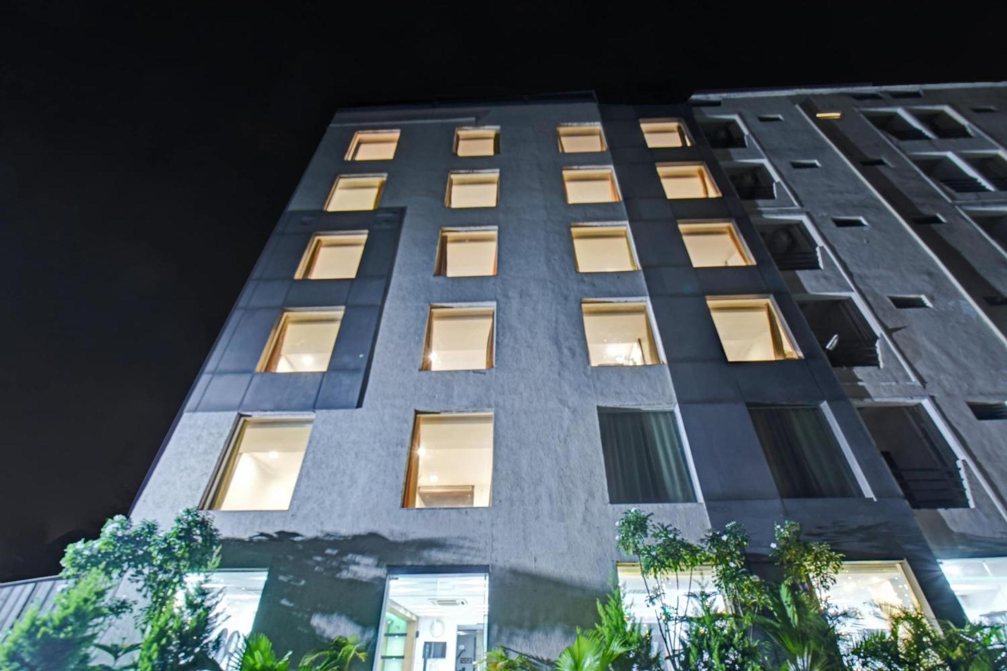 Townhouse Classio Suites Shirdi Extérieur photo